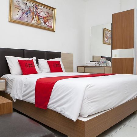 מלון Reddoorz Near Institut Teknologi Bandung 2 מראה חיצוני תמונה