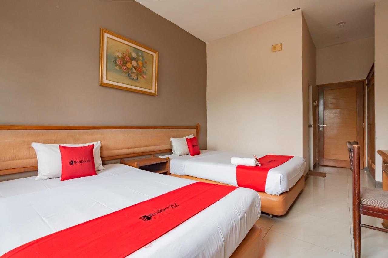 מלון Reddoorz Near Institut Teknologi Bandung 2 מראה חיצוני תמונה