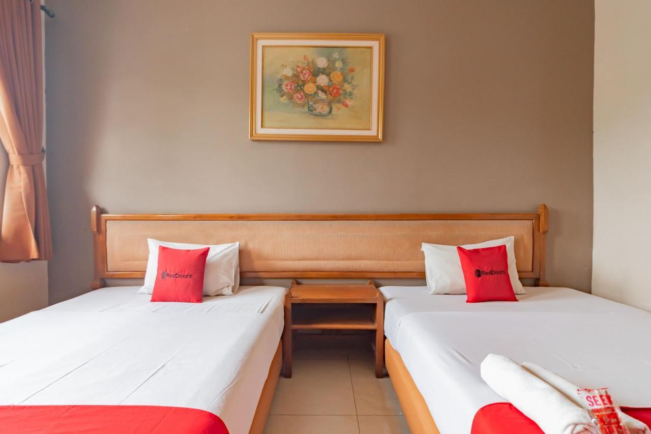 מלון Reddoorz Near Institut Teknologi Bandung 2 מראה חיצוני תמונה