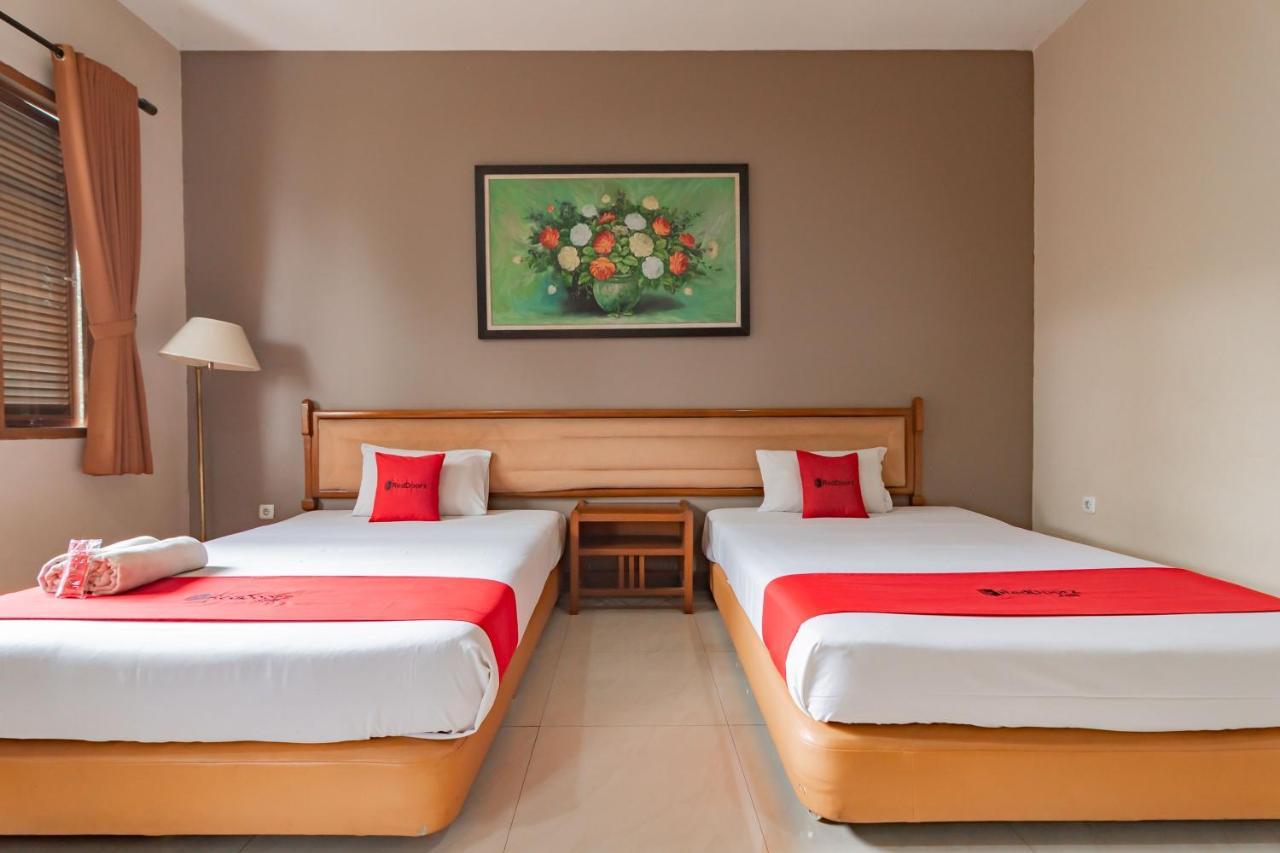 מלון Reddoorz Near Institut Teknologi Bandung 2 מראה חיצוני תמונה