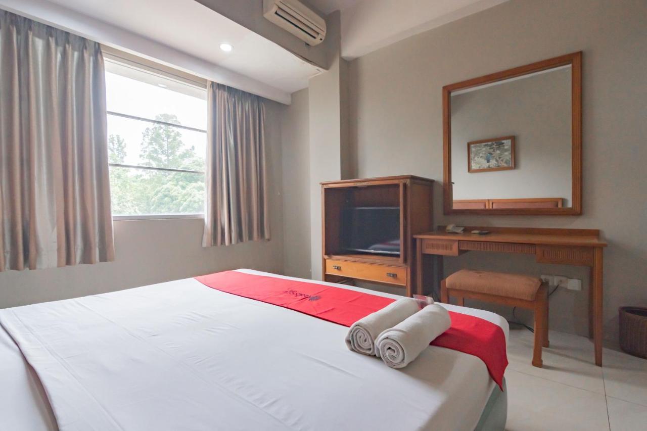 מלון Reddoorz Near Institut Teknologi Bandung 2 מראה חיצוני תמונה