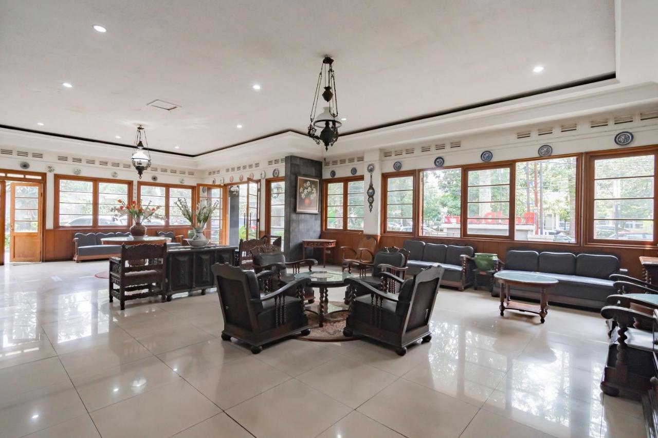 מלון Reddoorz Near Institut Teknologi Bandung 2 מראה חיצוני תמונה