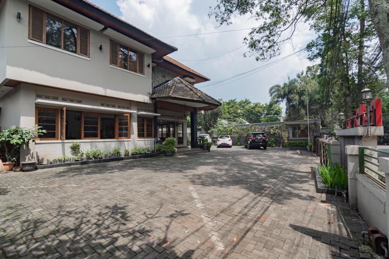 מלון Reddoorz Near Institut Teknologi Bandung 2 מראה חיצוני תמונה