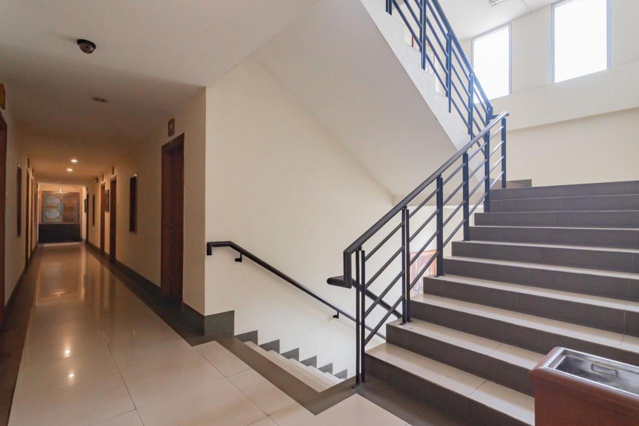 מלון Reddoorz Near Institut Teknologi Bandung 2 מראה חיצוני תמונה