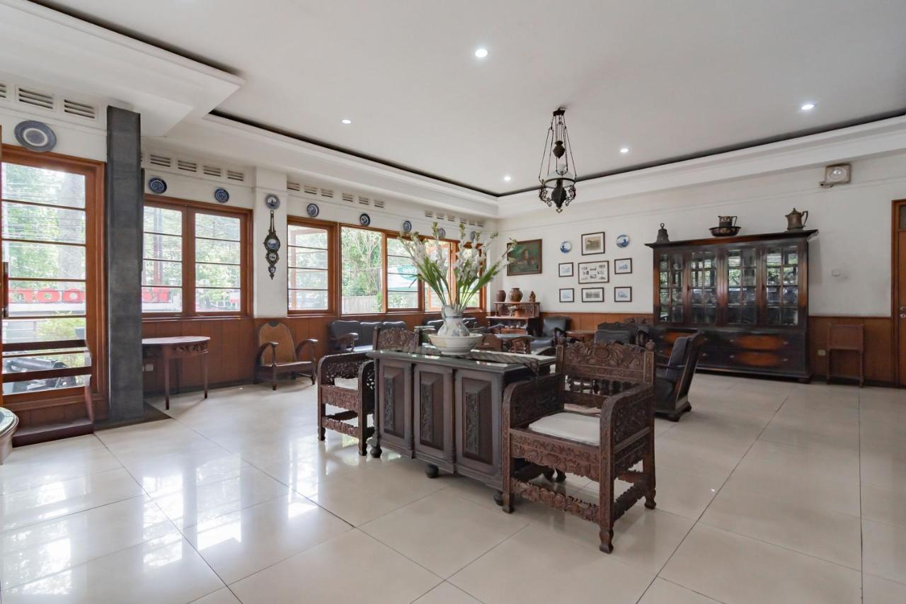 מלון Reddoorz Near Institut Teknologi Bandung 2 מראה חיצוני תמונה