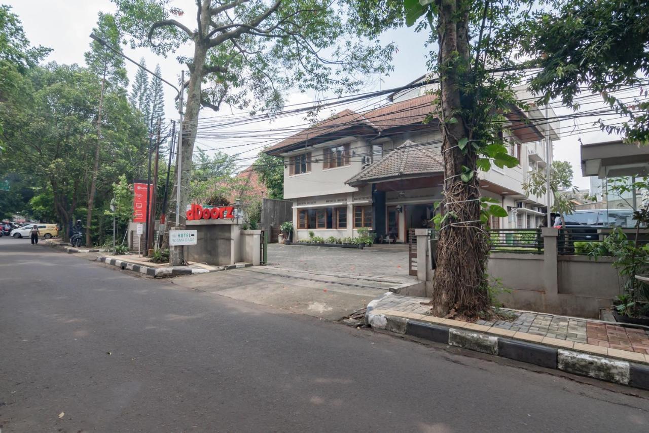 מלון Reddoorz Near Institut Teknologi Bandung 2 מראה חיצוני תמונה