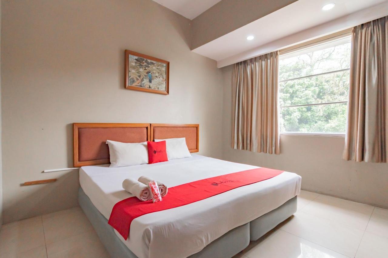מלון Reddoorz Near Institut Teknologi Bandung 2 מראה חיצוני תמונה