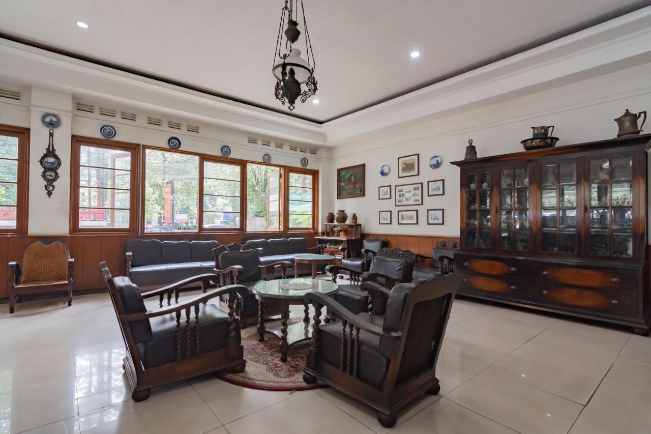 מלון Reddoorz Near Institut Teknologi Bandung 2 מראה חיצוני תמונה