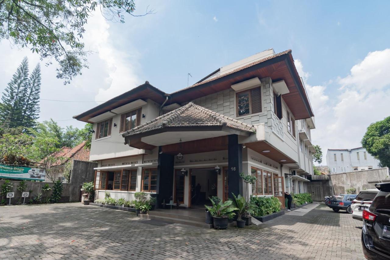 מלון Reddoorz Near Institut Teknologi Bandung 2 מראה חיצוני תמונה