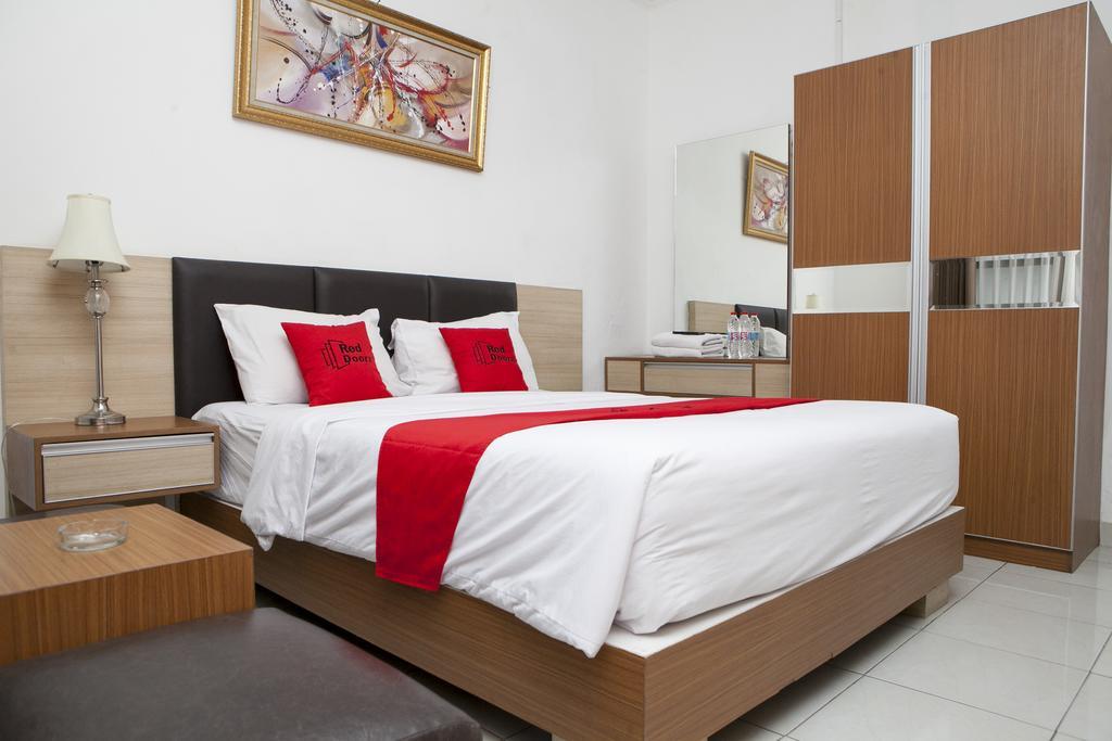 מלון Reddoorz Near Institut Teknologi Bandung 2 מראה חיצוני תמונה