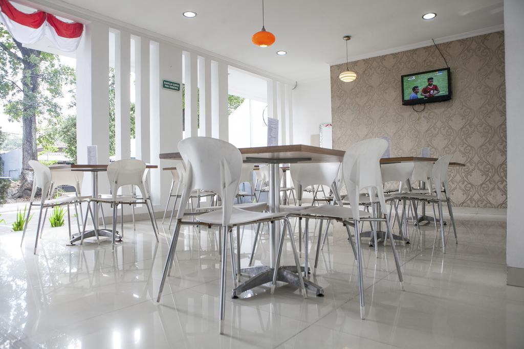 מלון Reddoorz Near Institut Teknologi Bandung 2 מראה חיצוני תמונה