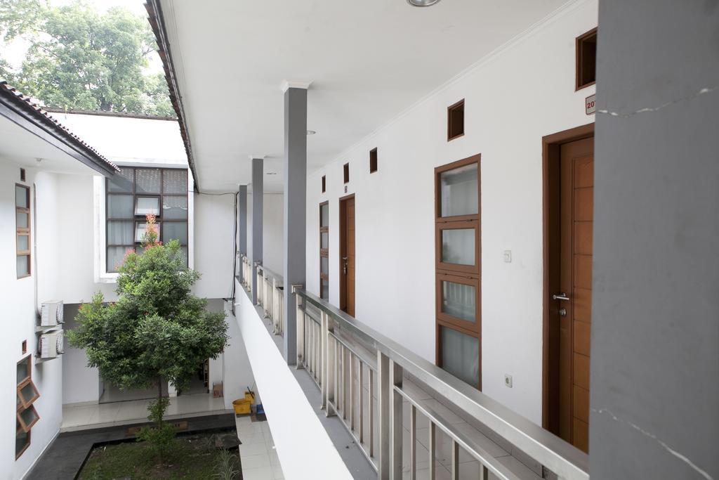 מלון Reddoorz Near Institut Teknologi Bandung 2 מראה חיצוני תמונה